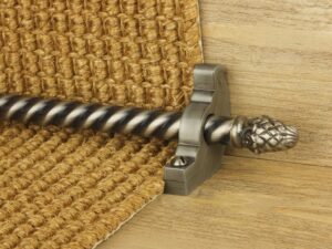 Sherwood carpet rod with fir cone finial, bracket in pewter