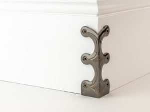 Skirting corner protector in antique bronze 107mm tall